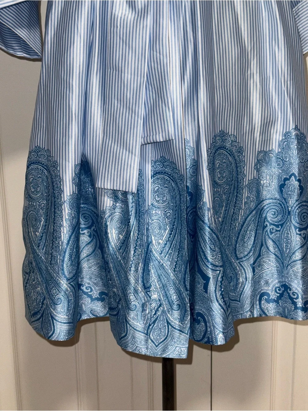 NWT- Ralph Lauren blue striped paisley trim belted robe. Small.